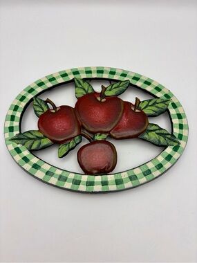 Vintage Cast Iron Country Core Apple Trivet 8.25” X 6” Wall Hanging Decor 2004